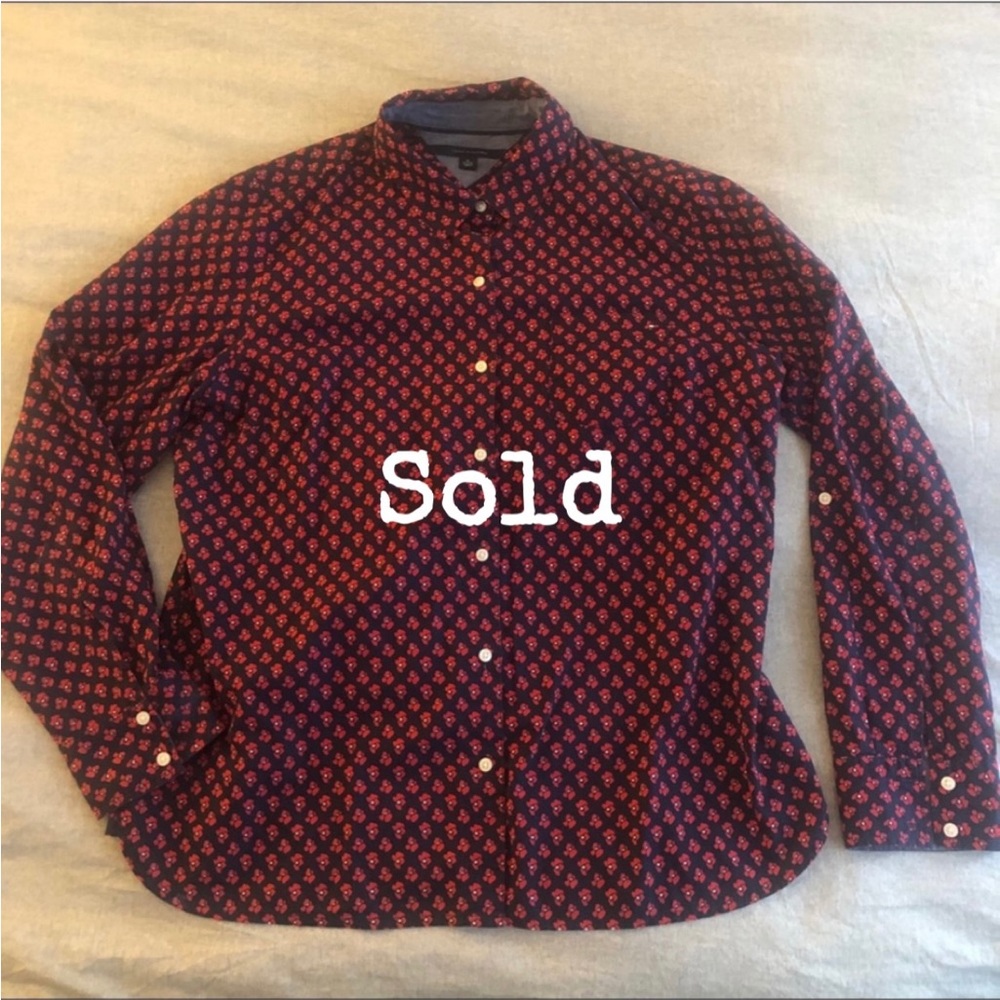 ⭐️ Tommy Hilfiger Button-Up